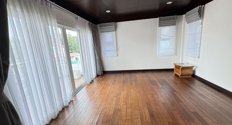 For rent 3 bedrooms house in Prawet, Bangkok