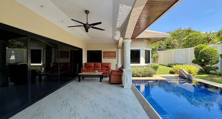For sale 3 bedrooms villa in Jomtien, Pattaya