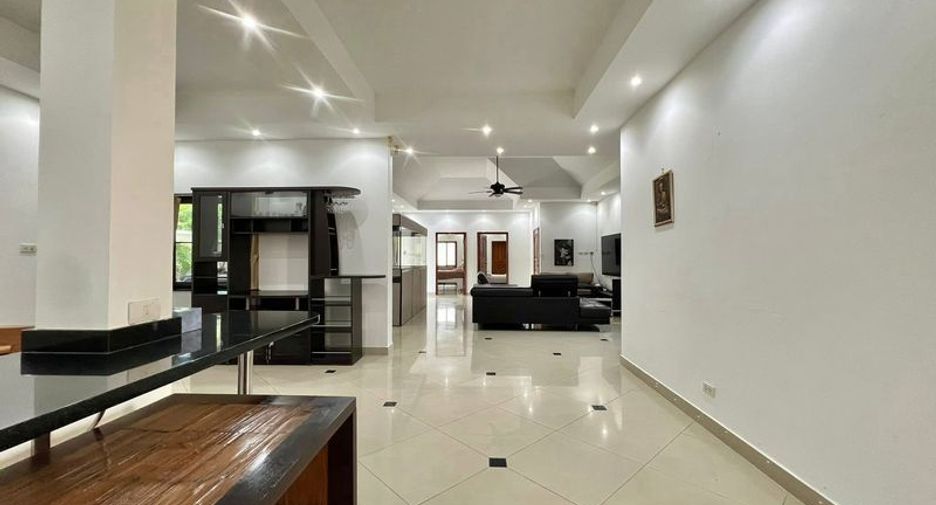 For sale 3 bedrooms villa in Jomtien, Pattaya
