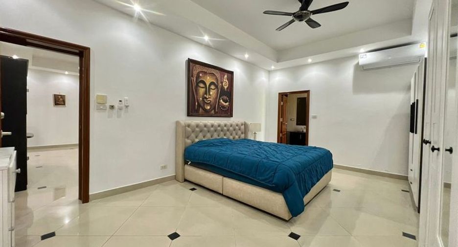 For sale 3 bedrooms villa in Jomtien, Pattaya
