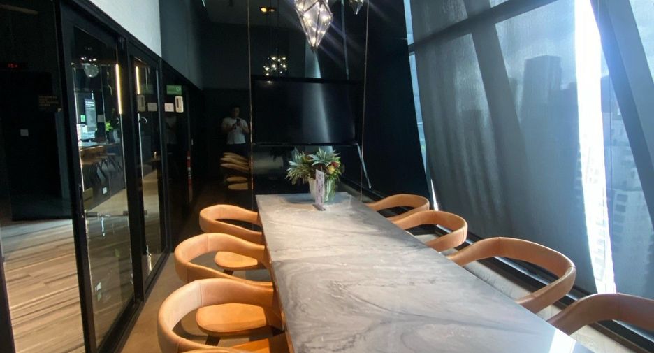 Condo en alquiler de 2 habitaciones en Khlong Toei, Bangkok