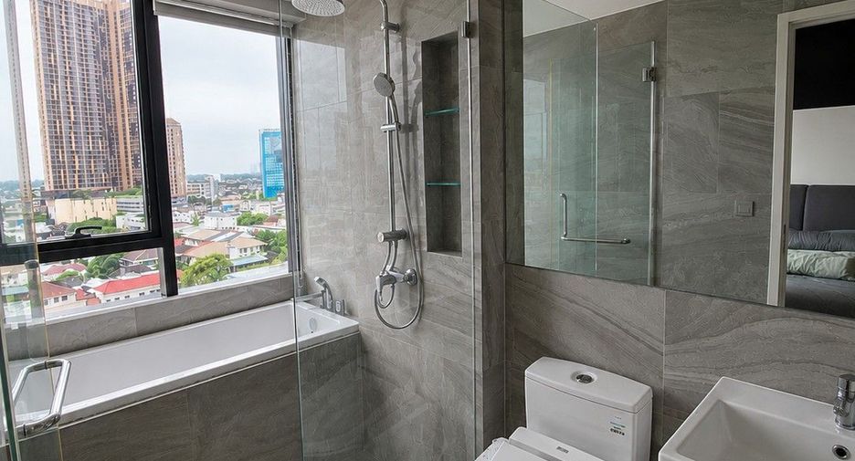 Condo en alquiler de 2 habitaciones en Khlong Toei, Bangkok