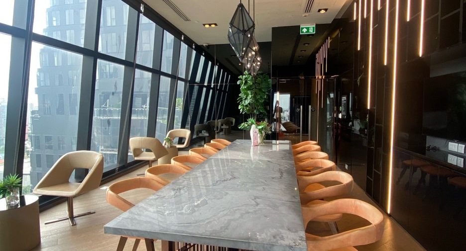 Condo en alquiler de 2 habitaciones en Khlong Toei, Bangkok