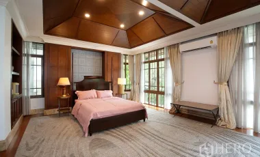 For rent and for sale 5 bedrooms house in Watthana, Bangkok