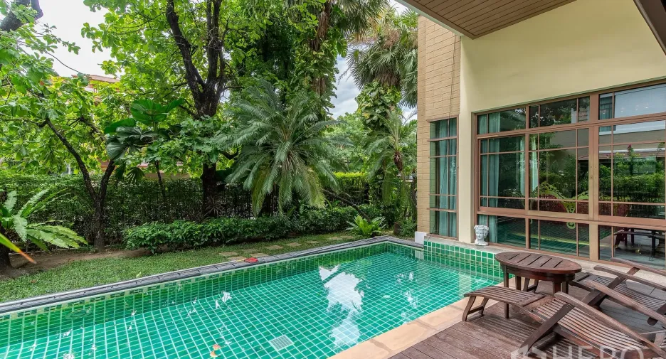 For rent and for sale 5 bedrooms house in Watthana, Bangkok