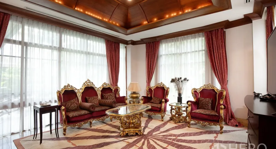 For rent and for sale 5 bedrooms house in Watthana, Bangkok