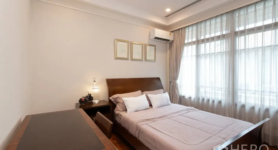 For rent and for sale 5 bedrooms house in Watthana, Bangkok