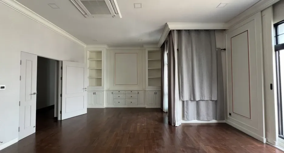 For rent and for sale 5 bedrooms house in Prawet, Bangkok
