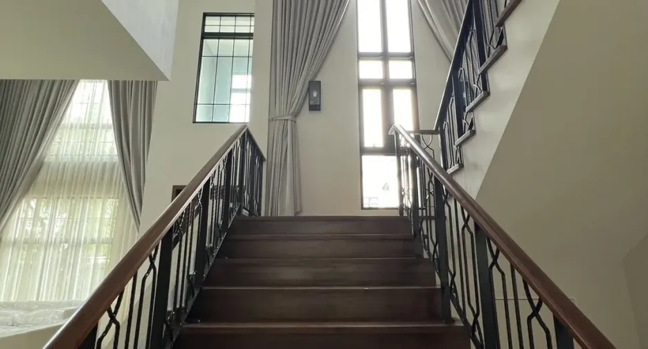 For rent and for sale 5 bedrooms house in Prawet, Bangkok