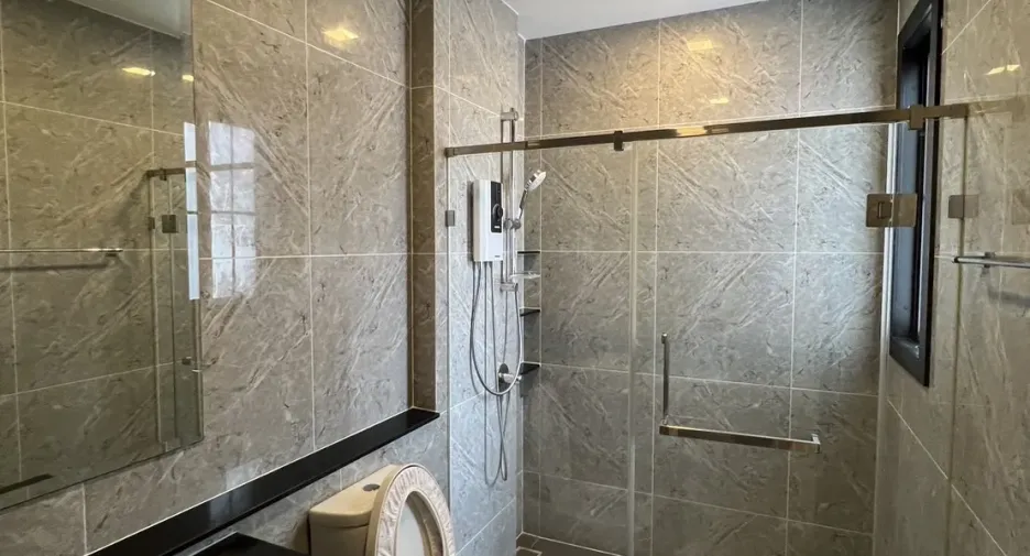 For rent and for sale 5 bedrooms house in Prawet, Bangkok