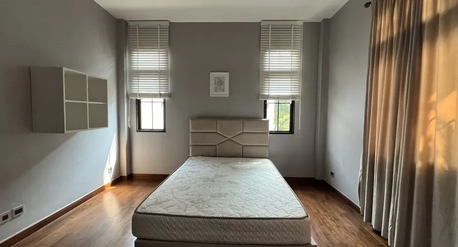 For rent and for sale 5 bedrooms house in Prawet, Bangkok