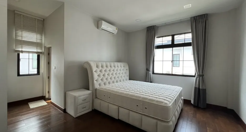For rent and for sale 5 bedrooms house in Prawet, Bangkok