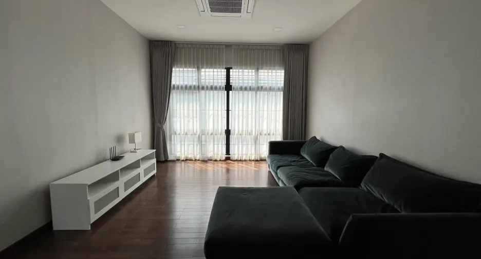 For rent and for sale 5 bedrooms house in Prawet, Bangkok