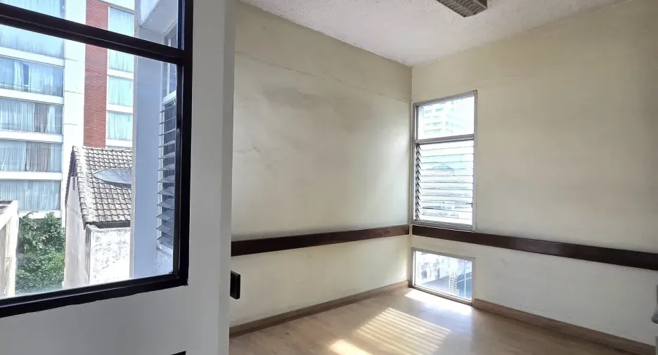 For rent office in Khlong Toei, Bangkok