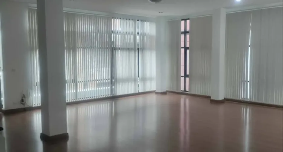 For rent 6 bedrooms office in Lat Phrao, Bangkok