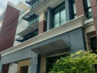 For rent 6 bedrooms office in Lat Phrao, Bangkok