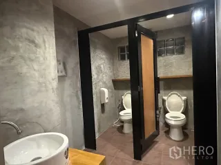 For rent retail Space in Watthana, Bangkok