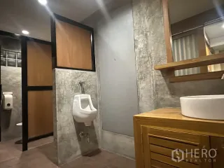 For rent retail Space in Watthana, Bangkok