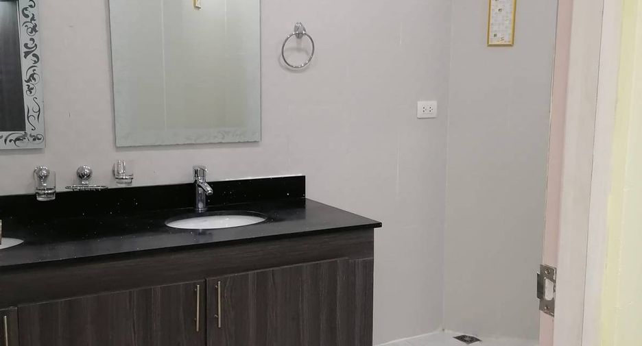 For rent and for sale 2 bedrooms condo in Khlong Toei, Bangkok