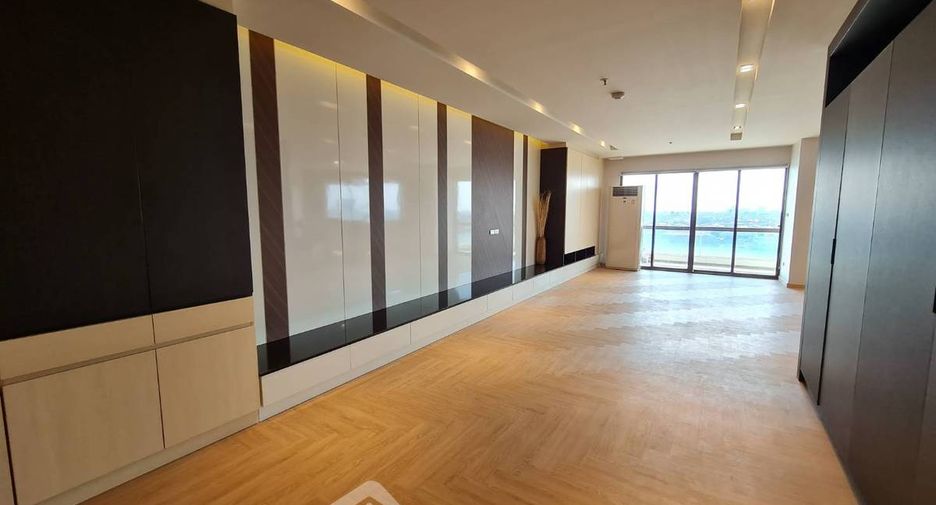 For rent 3 bedrooms condo in Rat Burana, Bangkok