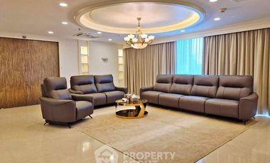 For rent 3 bedrooms condo in Sathon, Bangkok