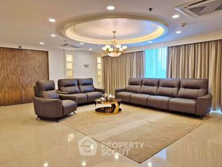 For rent 3 bedrooms condo in Sathon, Bangkok
