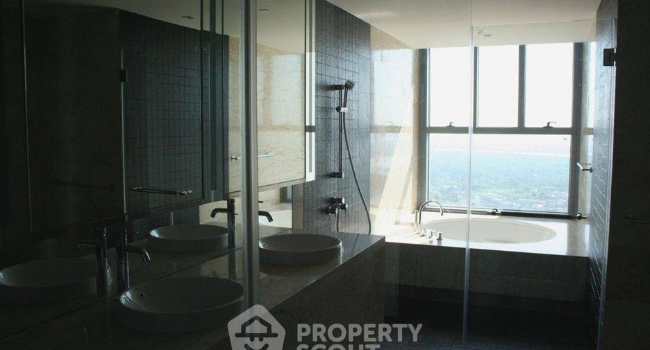 For rent 3 ベッドルーム condo in Yan Nawa, Bangkok