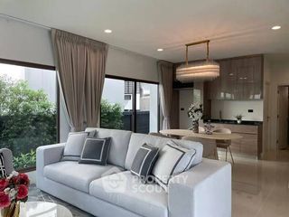 Haus zur Miete und zum Kauf mit 4 Zimmer in Bang Kapi, Bangkok