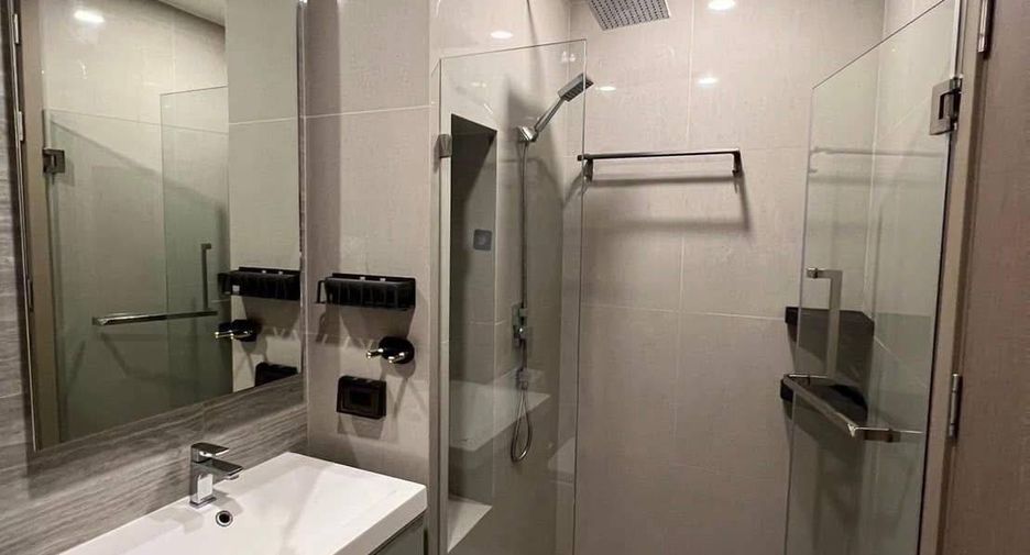 For rent 1 bed condo in Phaya Thai, Bangkok