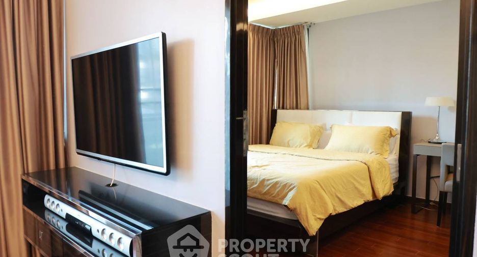 For rent 2 bedrooms condo in Watthana, Bangkok