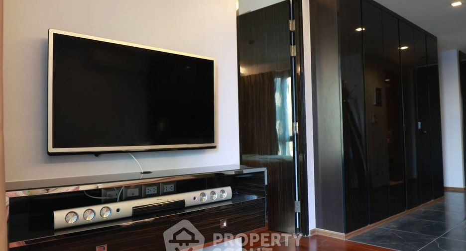 For rent 2 bedrooms condo in Watthana, Bangkok