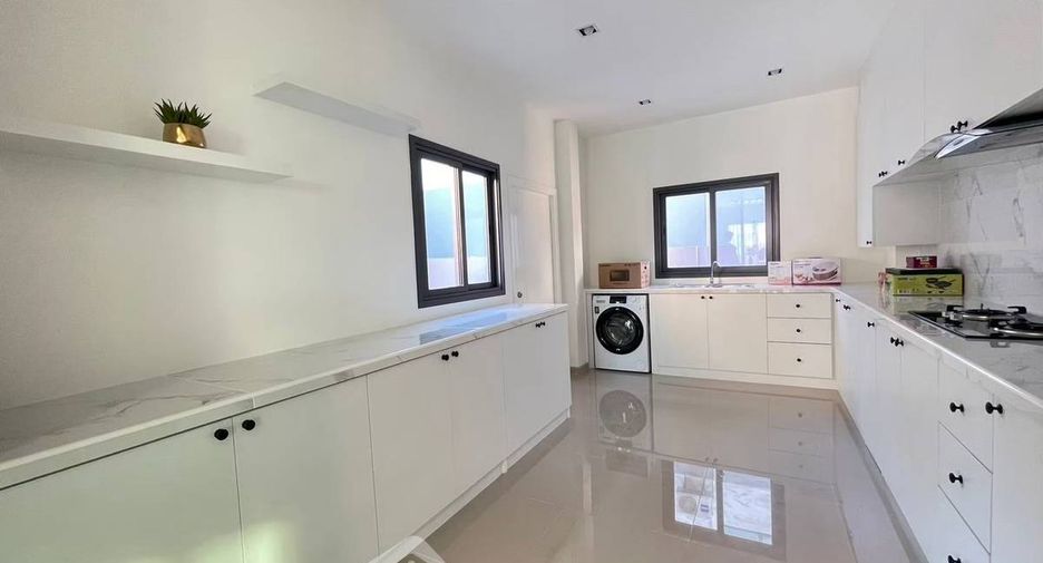 For rent 4 ベッドルーム house in Bang Lamung, Chonburi