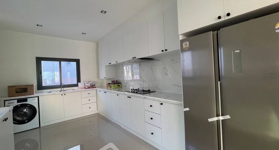 For rent 4 ベッドルーム house in Bang Lamung, Chonburi