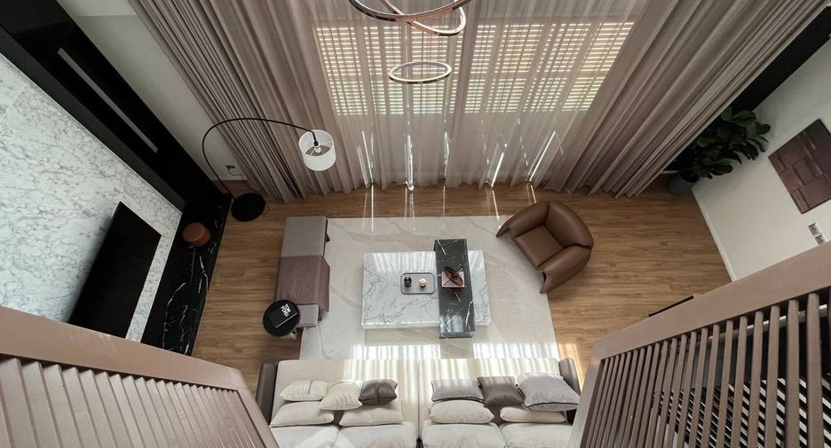 For sale 3 bedrooms townhouse in Wang Thonglang, Bangkok