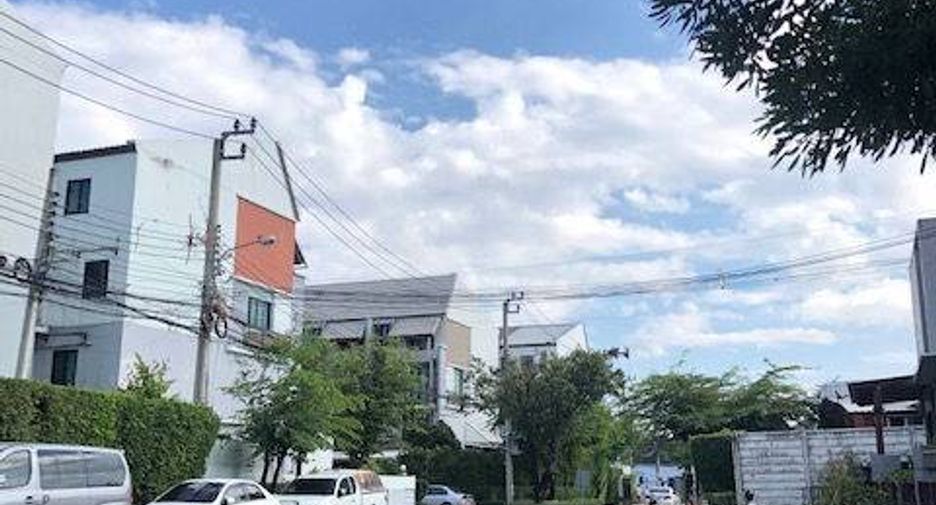 Reihenhaus zum Kauf mit 3 Zimmer in Suan Luang, Bangkok