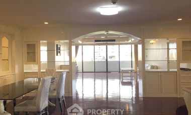 Condo en alquiler y en venta de 4 habitaciones en Watthana, Bangkok