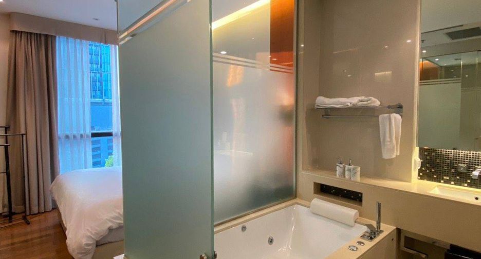 For sale 1 bed condo in Khlong Toei, Bangkok