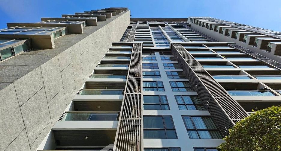 For sale 1 bed condo in Khlong Toei, Bangkok