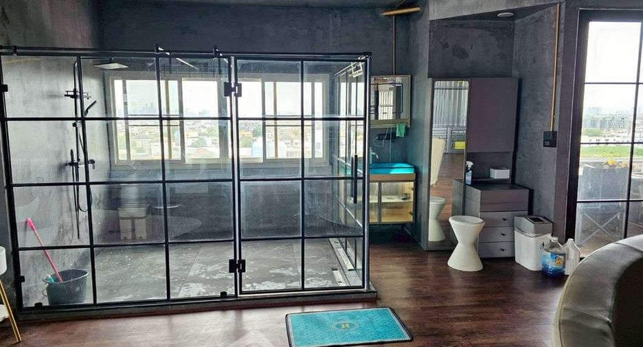 À louer et à vendre 2 chambres condo à Bang Na, Bangkok
