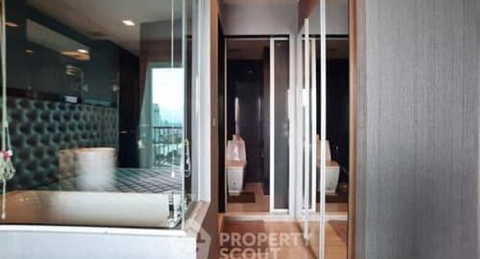 For sale 1 Beds condo in Sathon, Bangkok
