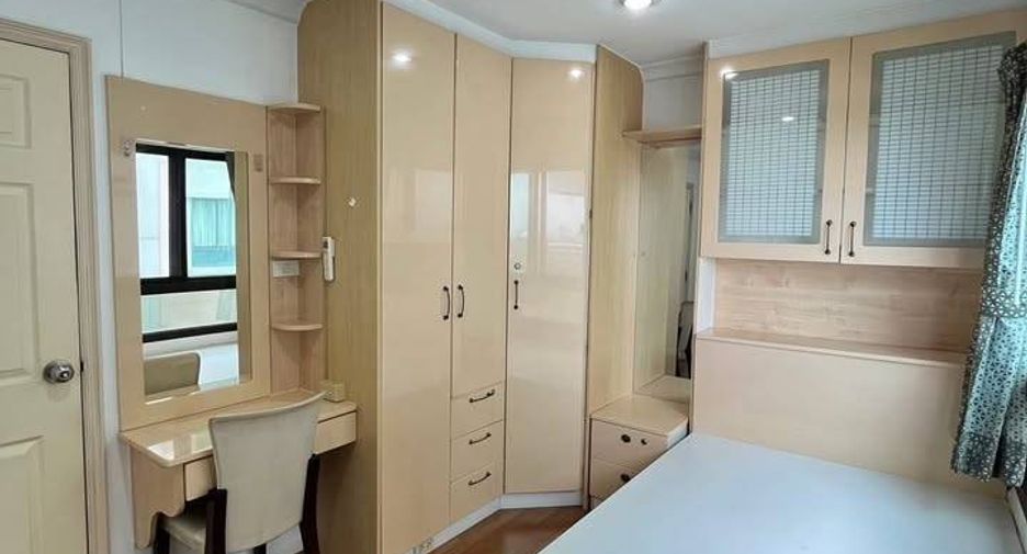 For sale 2 bedrooms condo in Yan Nawa, Bangkok