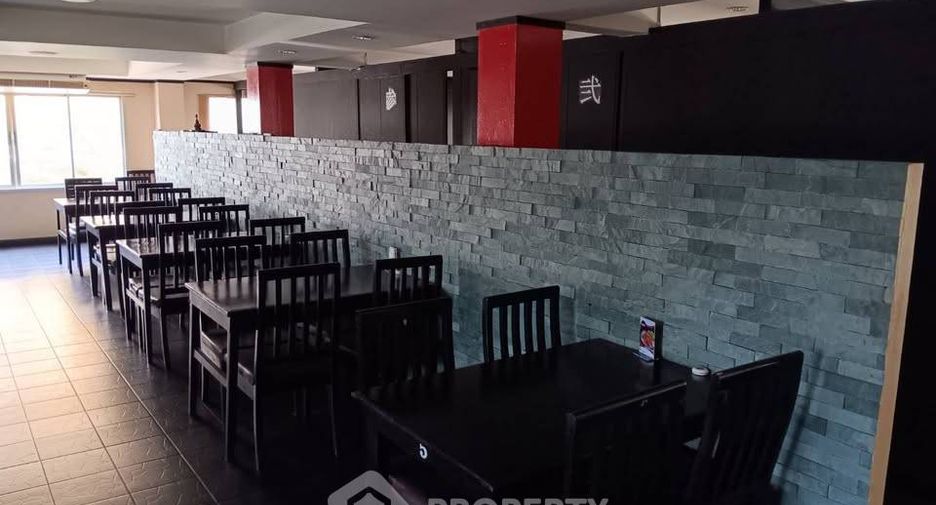 For sale 7 ベッドルーム townhouse in Mueang Chon Buri, Chonburi