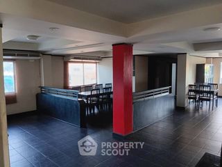 For sale 7 ベッドルーム townhouse in Mueang Chon Buri, Chonburi