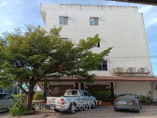 For sale 7 ベッドルーム townhouse in Mueang Chon Buri, Chonburi