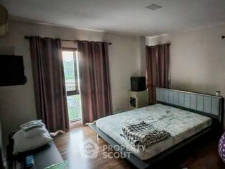 For sale 4 bedrooms house in Bang Khun Thian, Bangkok