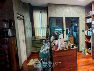 For sale 4 bedrooms house in Bang Khun Thian, Bangkok