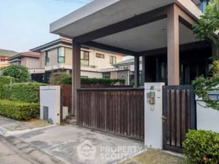 For sale 4 bedrooms house in Bang Khun Thian, Bangkok