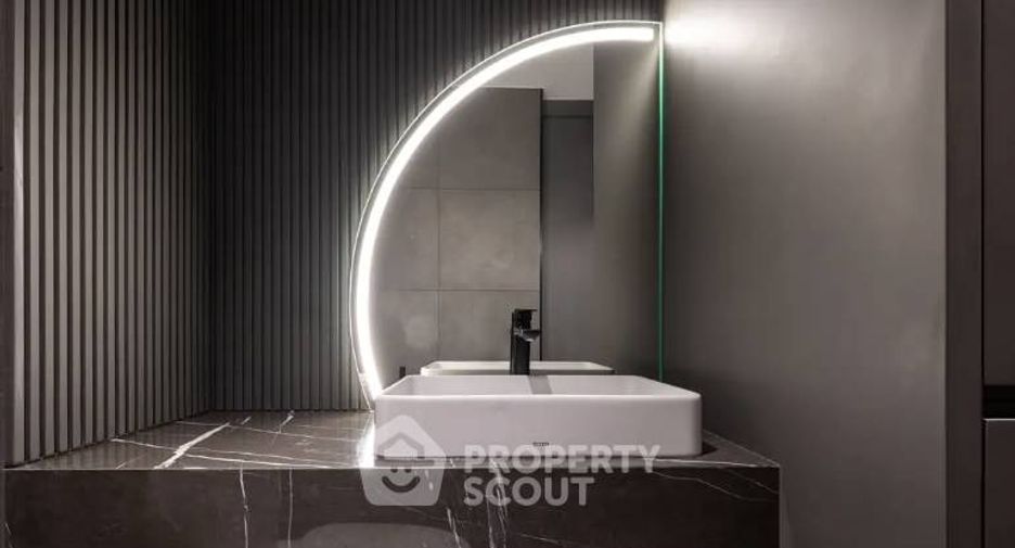 For sale 2 bedrooms condo in Watthana, Bangkok
