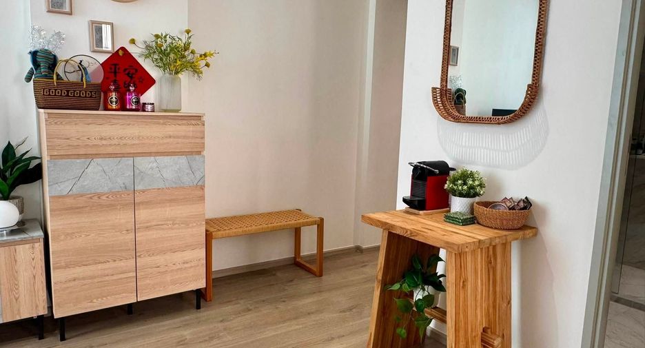 For rent 2 bedrooms condo in Khlong Toei, Bangkok