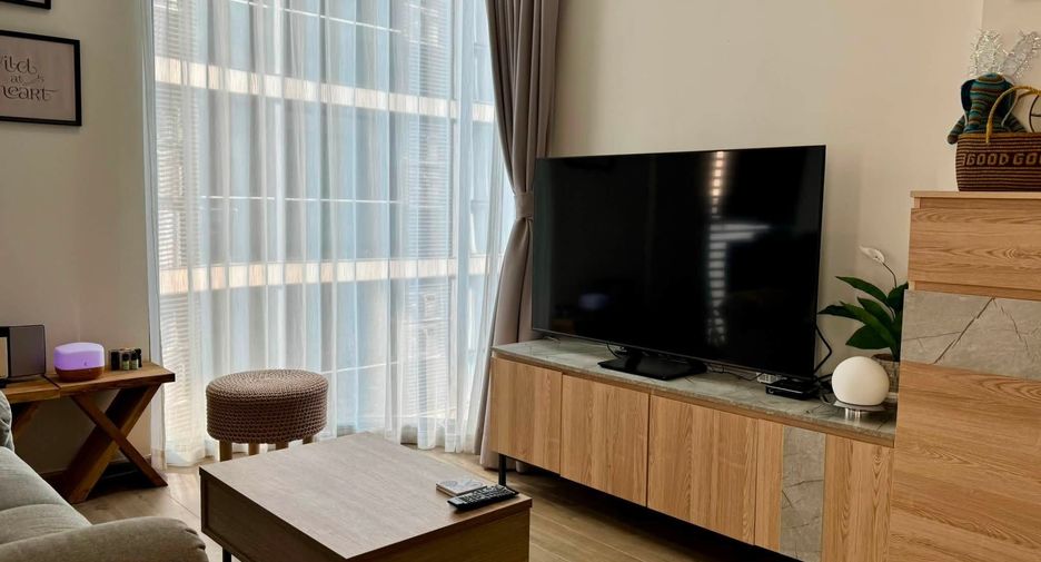 For rent 2 bedrooms condo in Khlong Toei, Bangkok